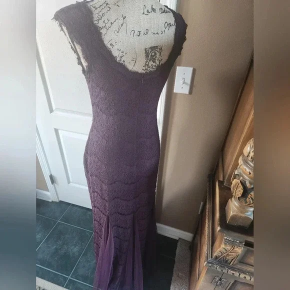 Gorgeous Sleeveless Purple Lace Dress by Betsy & Adam Sz 6 - Picture 4 of 12